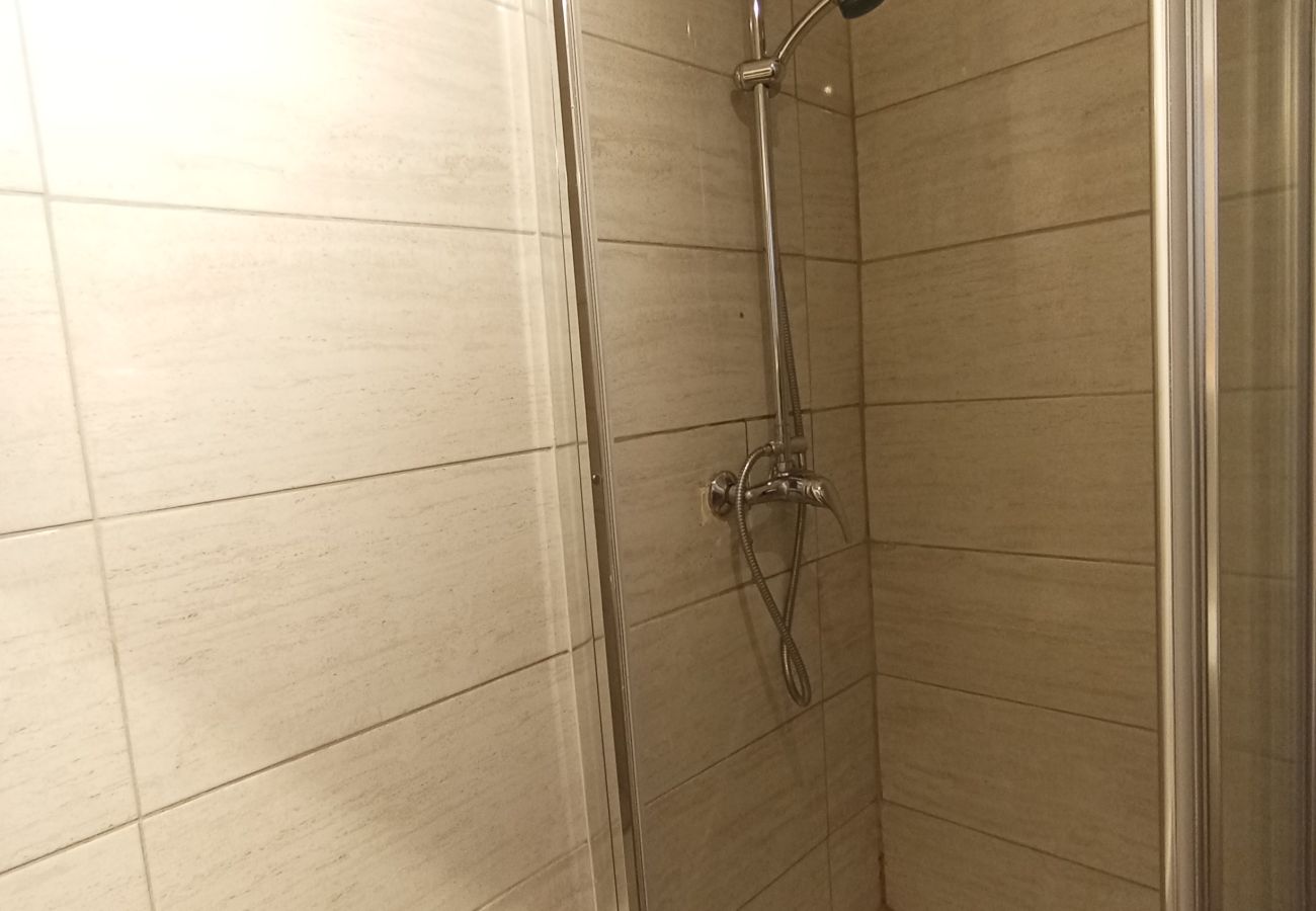 Shower room, vanity unit, shower 