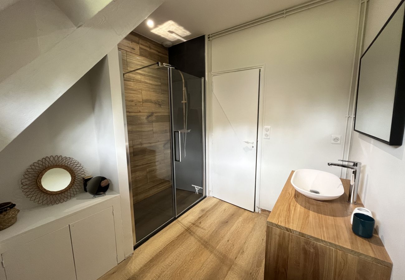 Bathroom, modern, vanity unit, shower