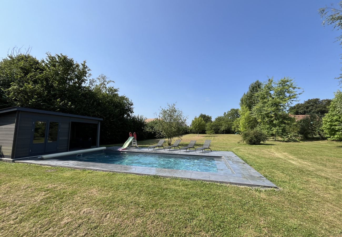 House in Domfront-en-Champagne - L'Oasis Familiale - piscine - parking - 10p