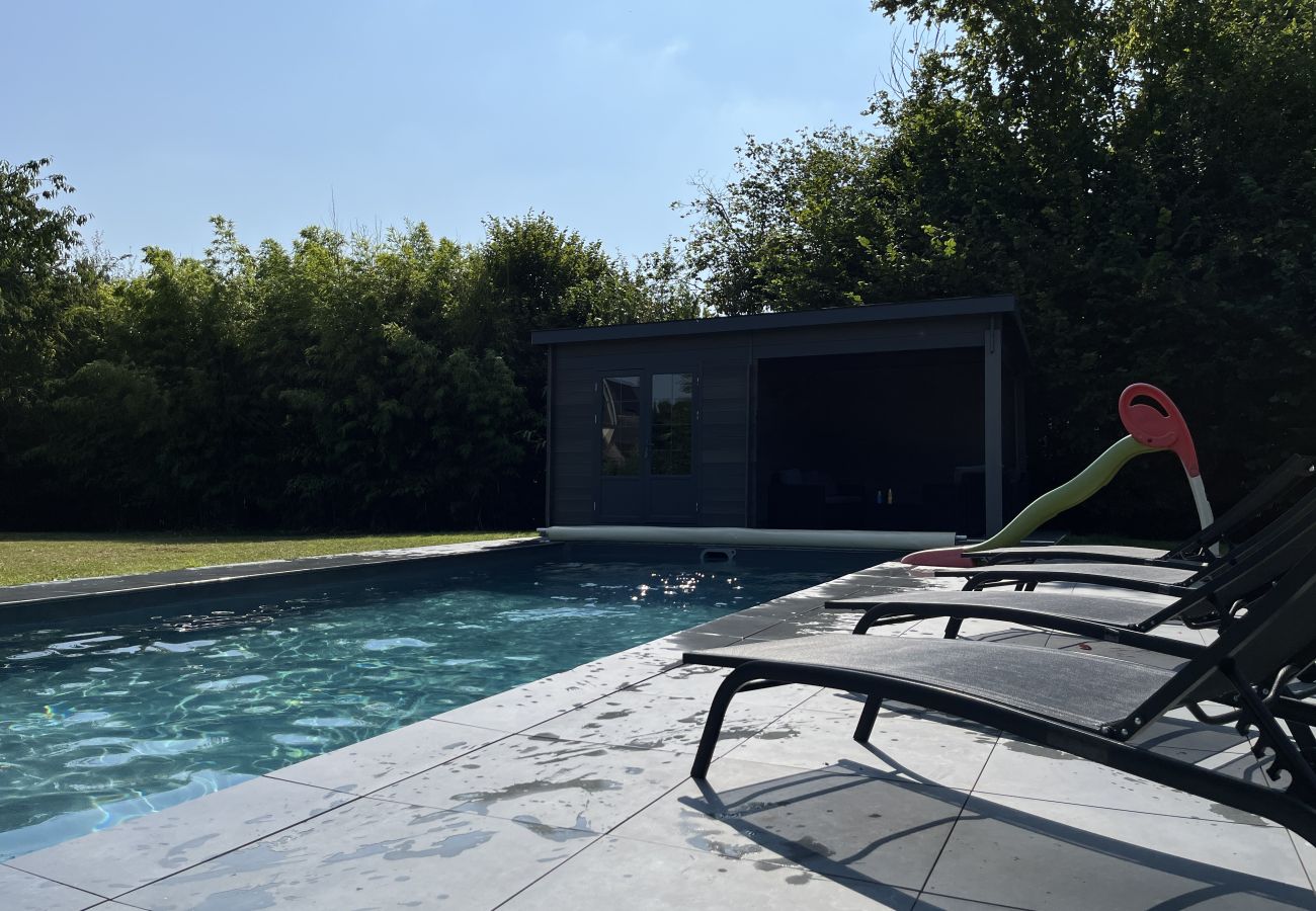 country house with heated swimming pool near Le Mans