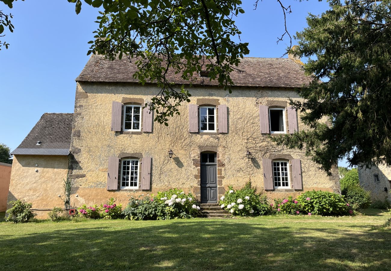 country house with swimming pool