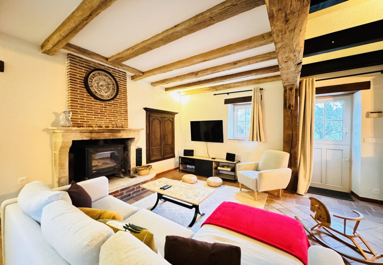 Living room with wood-burning stove, TV, Wi-Fi, board games