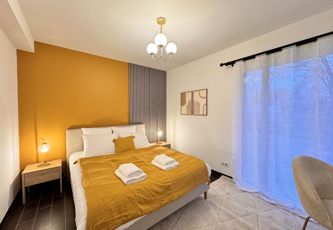 Rent by room in Arnage - Chambres Sakura - Villa Nausicäa - 8 p - Piscine